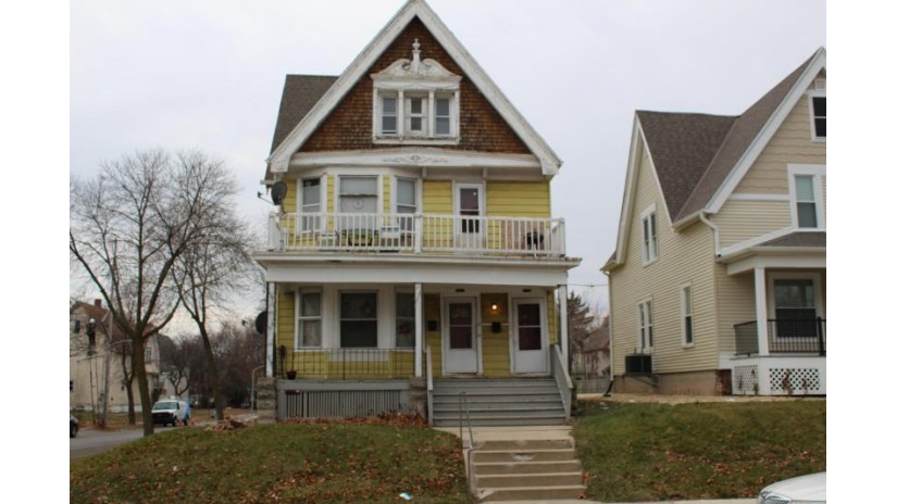 2001 N 38th St 2003 Milwaukee, WI 53208-1862 by Realty Dynamics $100,000