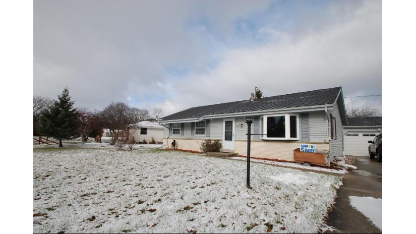 N170W20630 Parkview Dr Jackson, WI 53037 by First Weber Inc- West Bend $234,000
