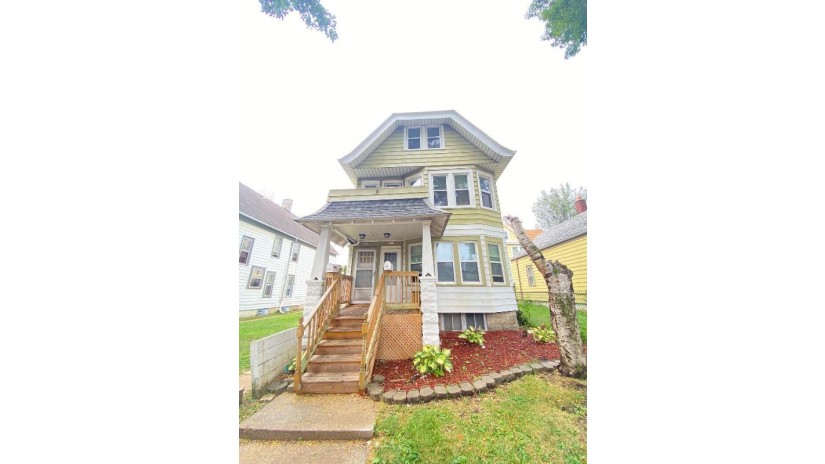 1007 S 20th St 1009 Milwaukee, WI 53204-2053 by Premier Point Realty LLC $119,000