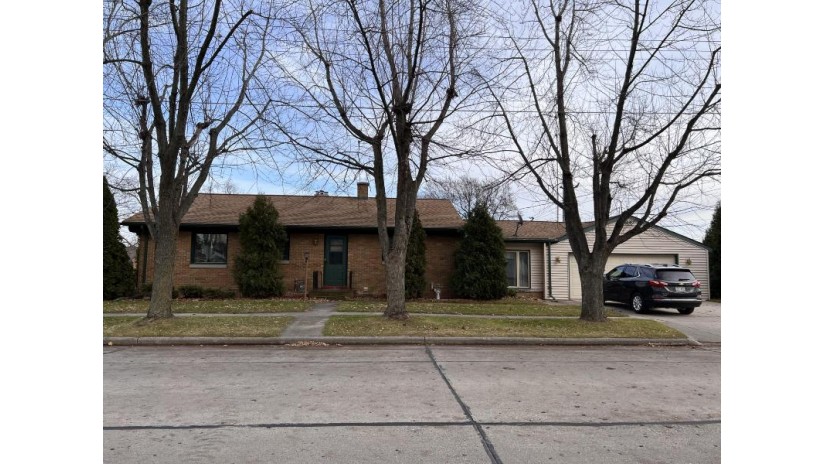 857 Wilson St Manitowoc, WI 54220 by Realty Executives Integrity~Brookfield $159,000