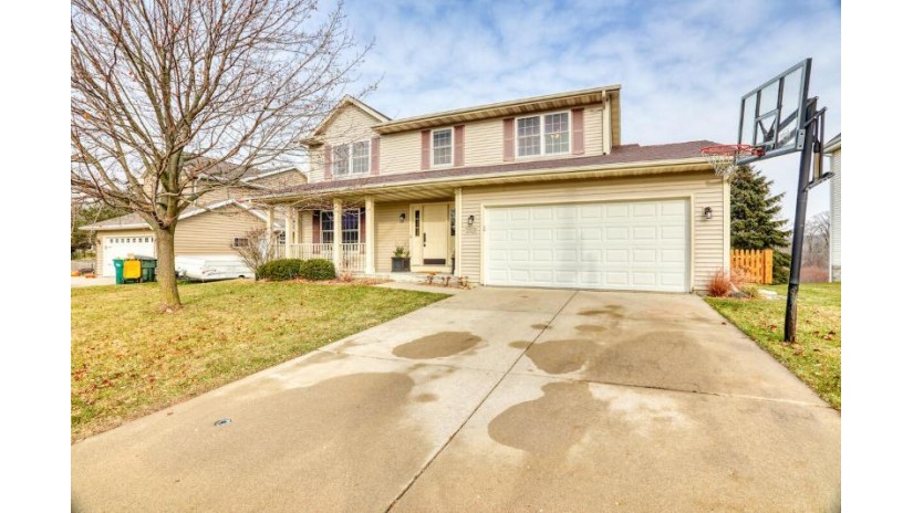 2702 Great Forest Dr West Bend, WI 53090-1058 by Berkshire Hathaway HomeServices Metro Realty $383,250