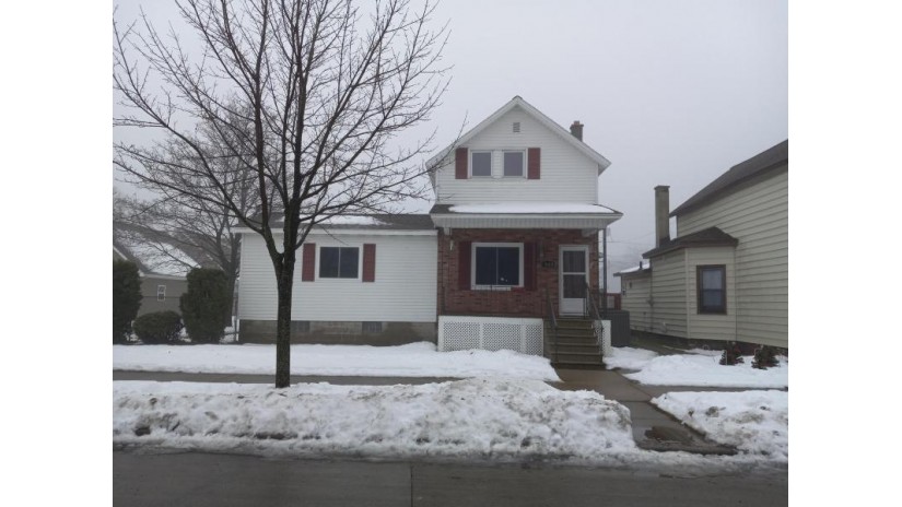 911 Carney Bvld Marinette, WI 54143 by JD 1st Real Estate, Inc. $189,900