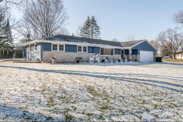 8383 N 50th St, Brown Deer, WI 53223-3607