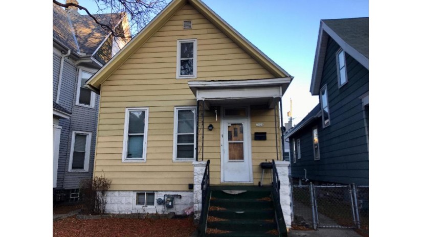 1024 S 18th St Milwaukee, WI 53204 by RE/MAX Lakeside-North $79,900