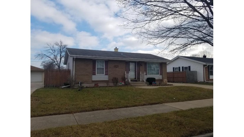 6639 59th Ave Kenosha, WI 53142 by RealtyPro Professional Real Estate Group $209,900