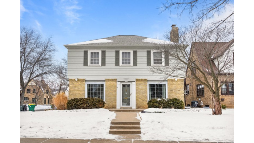 2100 E Lake Bluff Blvd Shorewood, WI 53211 by Shorewest Realtors $475,000