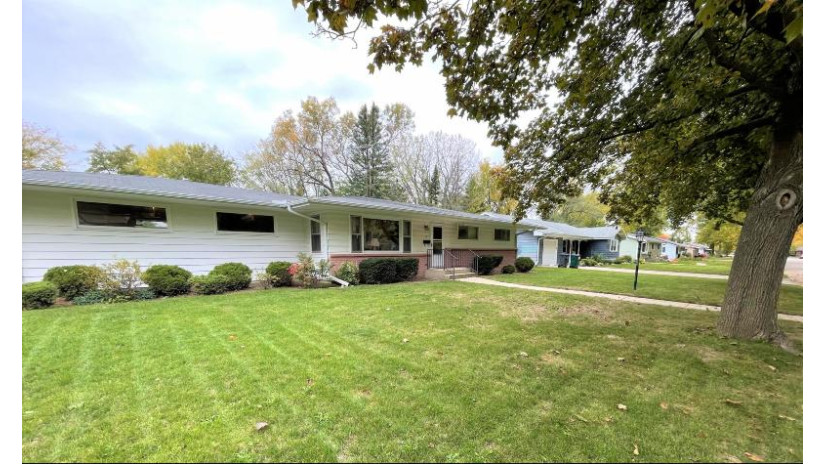 12 S Ridgway St Elkhorn, WI 53121 by Berkshire Hathaway Starck Real Estate $229,900