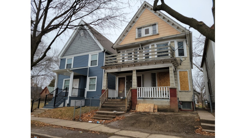 2768 N 28th St 2770 Milwaukee, WI 53210 by Shorewest Realtors $43,000