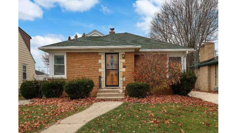 3820 21st Ave Kenosha, WI 53140 by Coldwell Banker Real Estate One $259,900