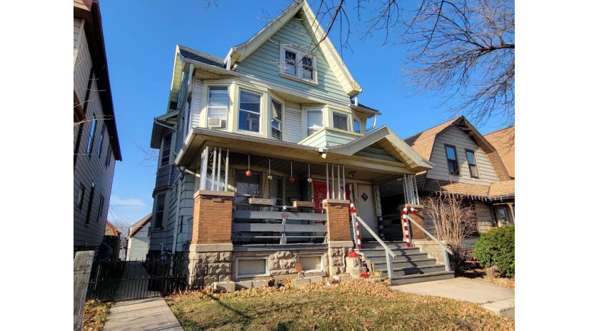 733 S 32nd St 735 Milwaukee, WI 53215 by Homeowners Concept Save More R $130,000