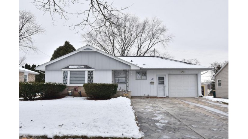 520 S 17th Ave West Bend, WI 53095 by Realty Executives Integrity~Cedarburg $229,900