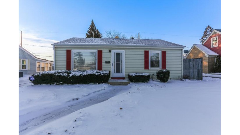 919 South St Racine, WI 53402 by RE/MAX Newport $164,500