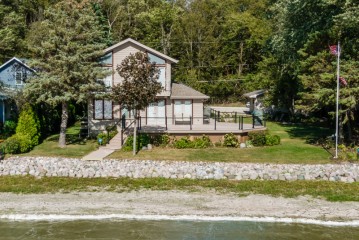 23235 N Shore Dr, Dover, WI 53139-9714