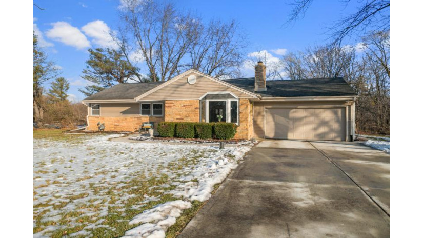 11316 N Rosewood Dr Mequon, WI 53092 by Realty Executives Integrity~Brookfield $369,900