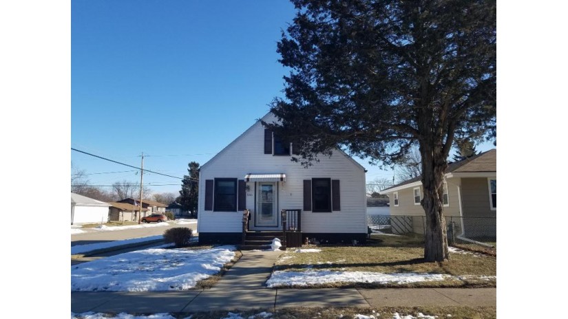 3001 26th Ave Kenosha, WI 53140 by RealtyPro Professional Real Estate Group $149,900