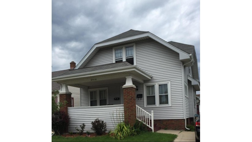 2414 Olive St LOWER Racine, WI 53403 by Keller Williams Momentum $1,400