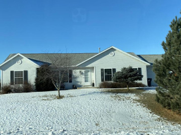 W1971 Summer Hill Dr, Sullivan, WI 53137-9630