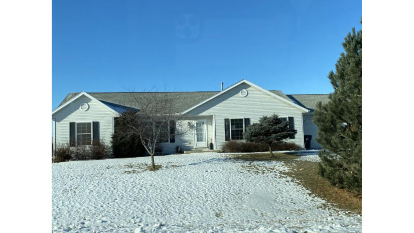 W1971 Summer Hill Dr Sullivan, WI 53137 by Fort Real Estate Company, LLC $230,000