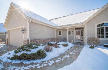 1456 Hidden Waters Cir, West Bend, WI 53095-8547