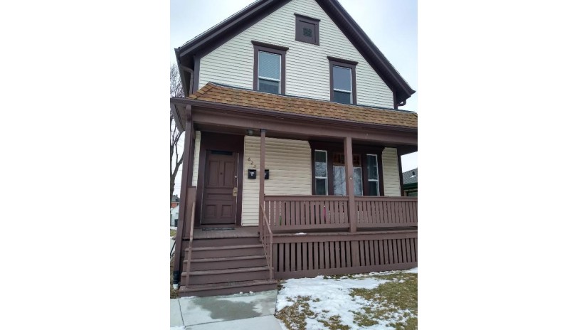 625 Madison Ave South Milwaukee, WI 53172 by Buyers Vantage $196,900