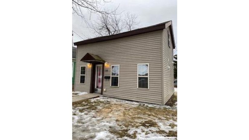 118 N Second St Delavan, WI 53115 by d'aprile properties, LLC~Lake Geneva $125,000