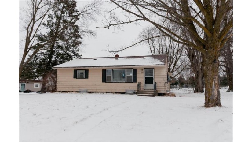 310 Clinton Street Almena, WI 54805 by Jenkins Realty Inc $94,900