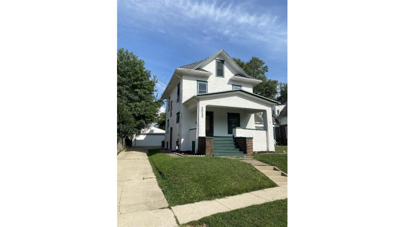 1211 S Maple Avenue Freeport, IL 61032 by Choice Realty Of Galena $59,900