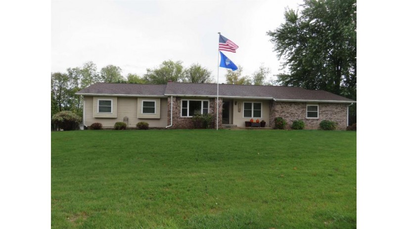 3119 W Greenfield Freeport, IL 61032 by Christensen Home Town, Realtors $204,900