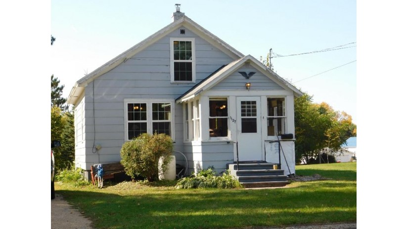 1127 S River Street Shawano, WI 54166-3229 by RE/MAX North Winds Realty, LLC $82,700