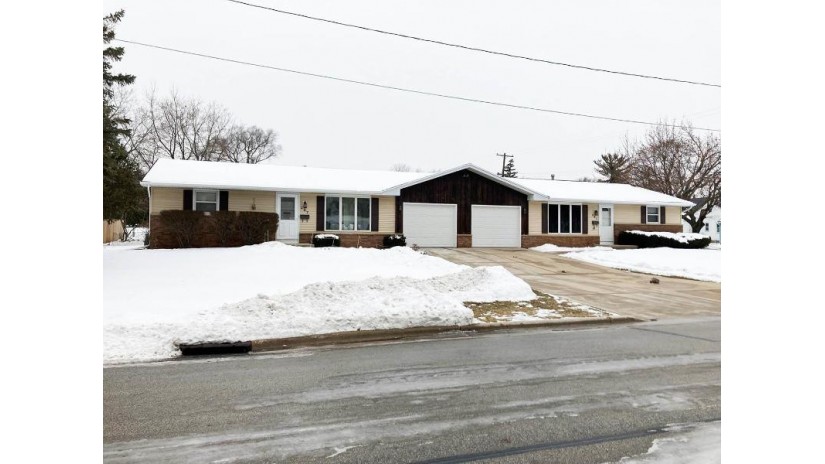 237 N Locust Street Green Bay, WI 54303 by Todd Wiese Homeselling System, Inc. $269,900