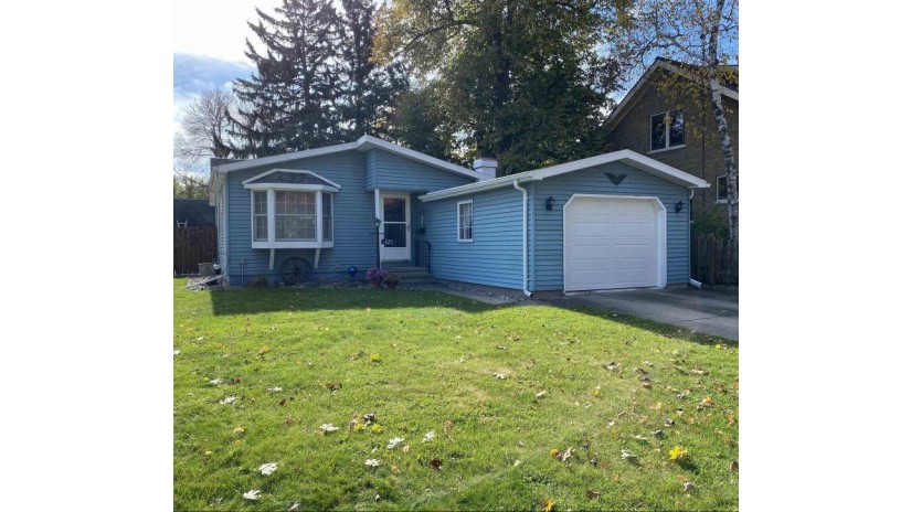 321 W 17th Avenue Oshkosh, WI 54902 by Re/Max On The Water $114,900