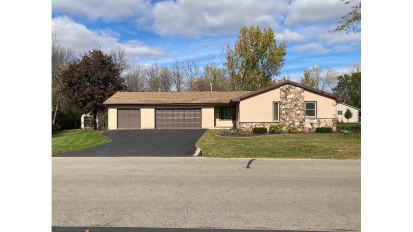 W4982 Golf Course Road Sherwood, WI 54169 by Realty Plus of the Valley, LLC $280,000