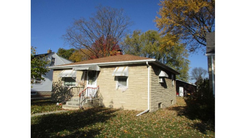 1711 Preble Avenue Green Bay, WI 54302 by Coldwell Banker Real Estate Group $185,000