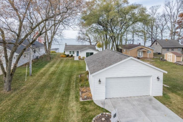 565 Arrowhead Beach Road, Union, WI 54217