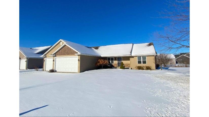 1964 W Barley Way Grand Chute, WI 54913-8266 by RE/MAX On The Water $369,900