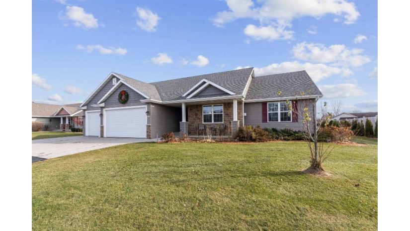 968 Sundial Lane Neenah, WI 54956 by Century 21 Ace Realty $399,900
