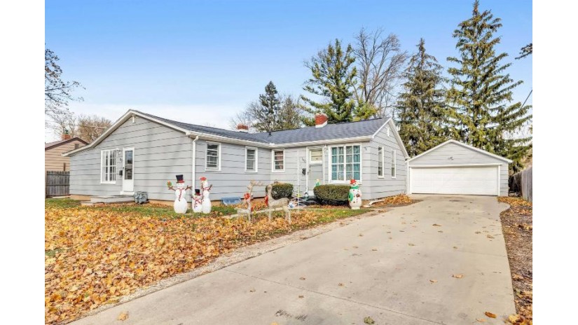 1072 Langlade Avenue Green Bay, WI 54304 by 1st Class Real Estate Impact $181,000