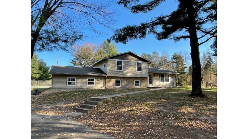 2080 Pine Cone Circle Suamico, WI 54313 by ListWithFreedom.com $379,900