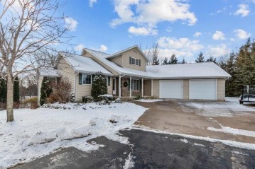 W7439 Spring Valley Drive, Greenville, WI 54942