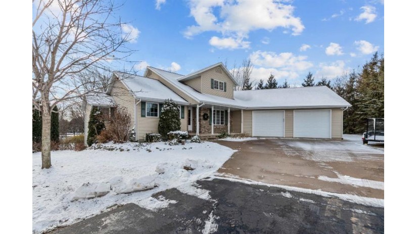 W7439 Spring Valley Drive Greenville, WI 54942 by Berkshire Hathaway Hs Fox Cities Realty $430,000