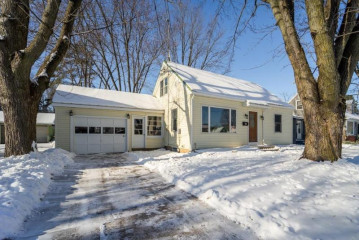 64 West Street, Clintonville, WI 54929