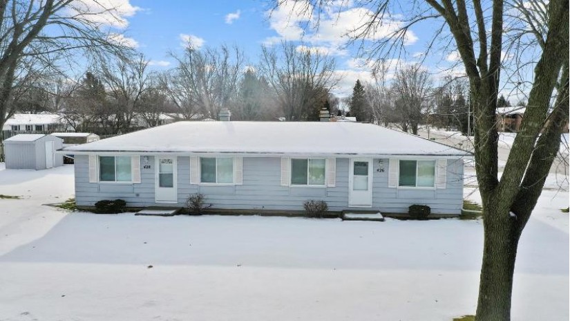 426 Laverne Drive Green Bay, WI 54311 by Dallaire Realty $174,900