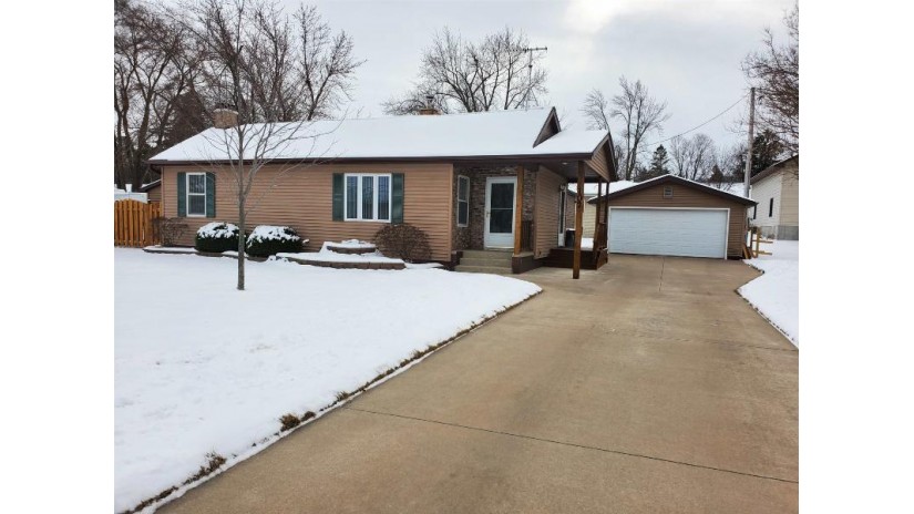 107 E Alfred Street Weyauwega, WI 54983 by Faye Wilson Realty LLC $169,900