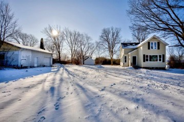 5401 County Rd K, Omro, WI 54904