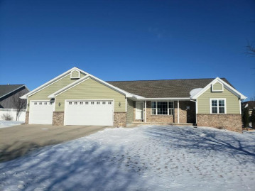 1012 Peonies Drive, Ashwaubenon, WI 54115