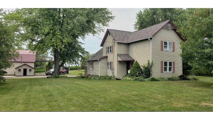 5725 W County Road A Janesville, WI 53548 by Briggs Realty Group, Inc $469,000