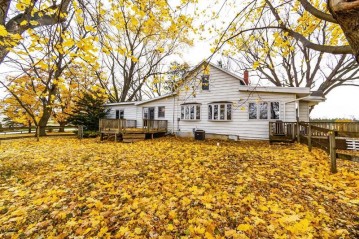 2937 Vinburn Rd, Bristol, WI 53590