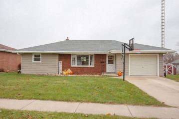 415 E Clay St, Cuba City, WI 53807