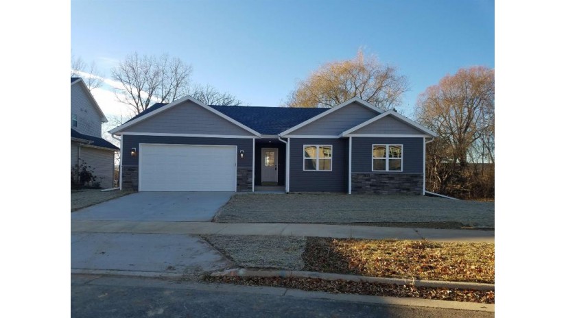 4320 Crested Owl Ln Madison, WI 53718 by Gold Star Real Estate Llc $409,900
