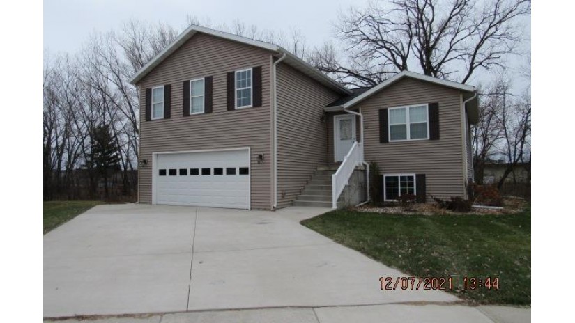331 Lisa Ct Baraboo, WI 53913 by Century 21 Complete Serv Realty $289,900